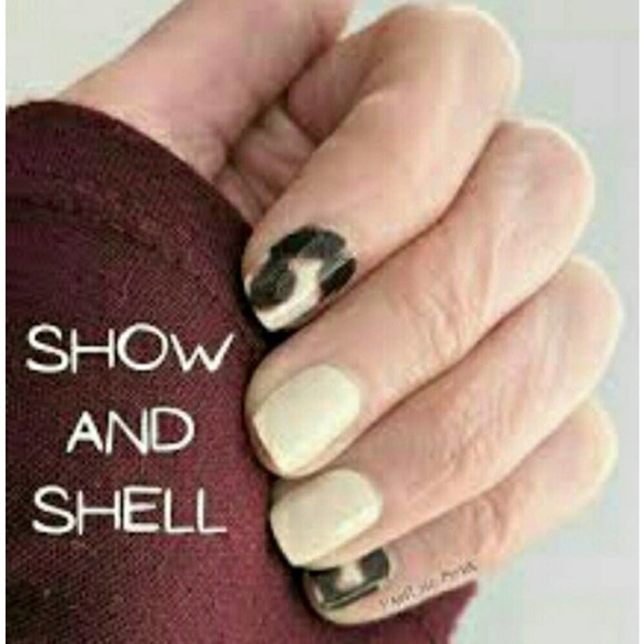 Color Street Nail Strips, Show and Shell, Nail Art Design - Picture 3 of 7